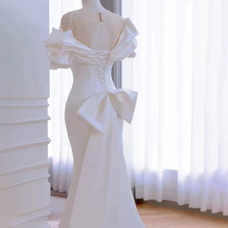 Sexy Mermaid Scoop Neckline Long White Wedding Dresses With Pearls