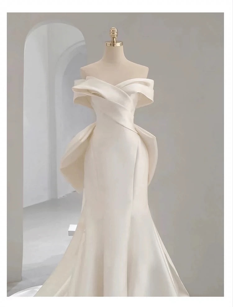 Sexy Mermaid Off The Shoulder Short Sleeves Long White Wedding Dresses With Bow