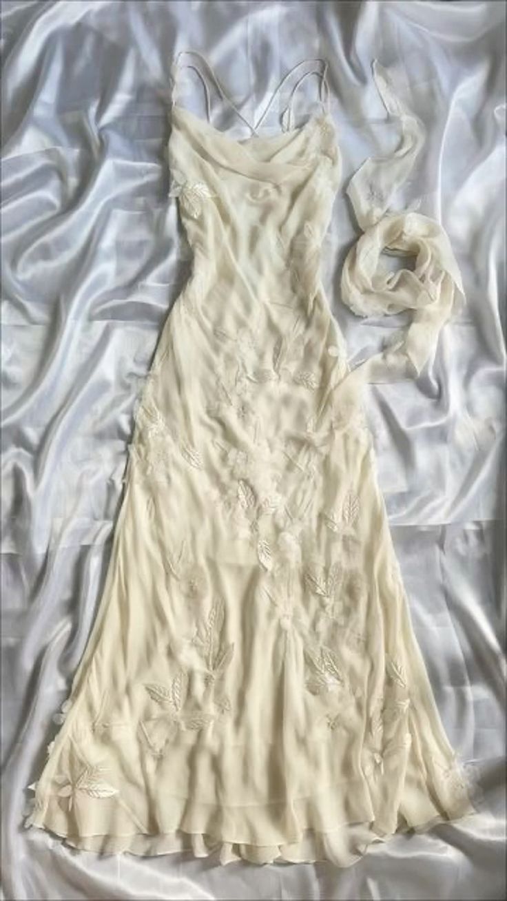 Vintage A line Straps Lace Flowers Long Ivory Prom Dress Evening Dresses