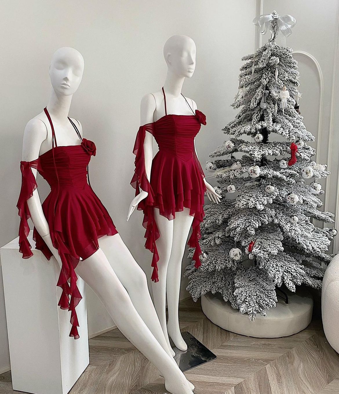 Cute Sheath Halter Burgundy Ruffles Homecoming Dress Short Birthday Outfits