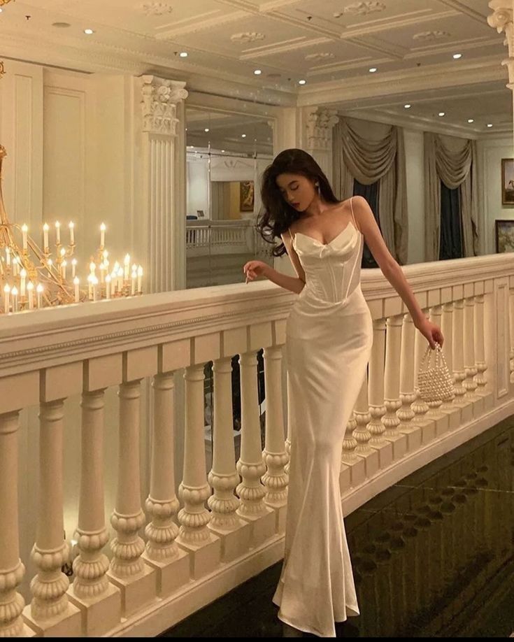 Sexy Mermaid Spaghetti Straps White Satin Long Prom Dress Evening Dresses