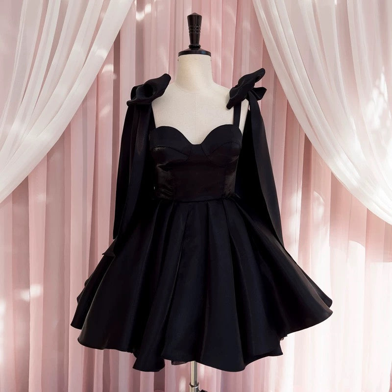 Modest A line Straps Black Short Homecoming Dresses Birthday Outfits With Bow