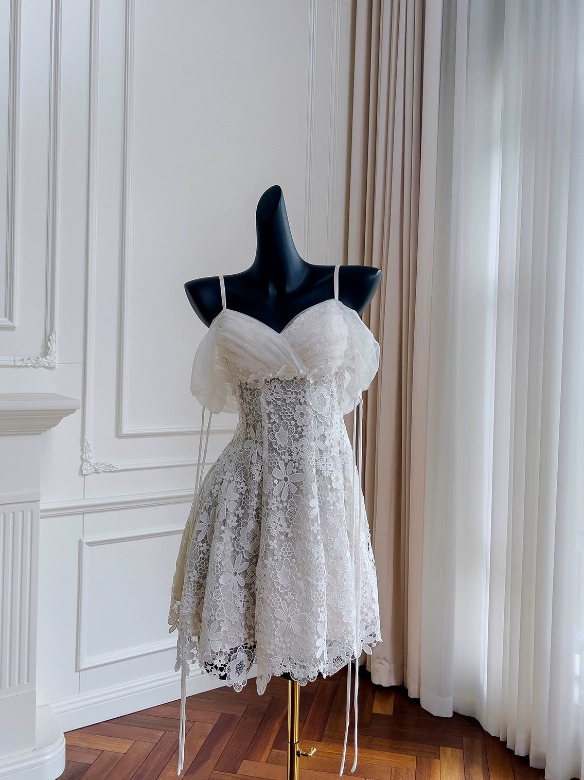 Modest A line Spaghetti Straps White Lace Short Homecoming Dresses Birthday Outfits