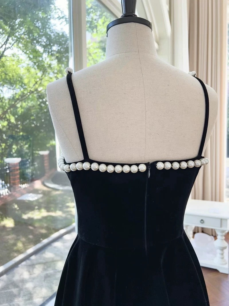 Modest A line Spaghetti Straps Black Velvet Pearls Prom Dress Formal Dresses