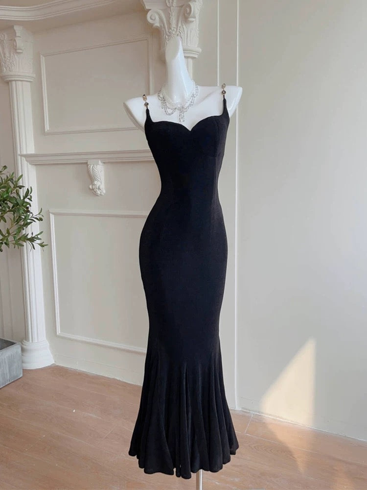Pretty Sheath Spaghetti Straps Black Long Prom Dresses Evening Dress With Ruffles