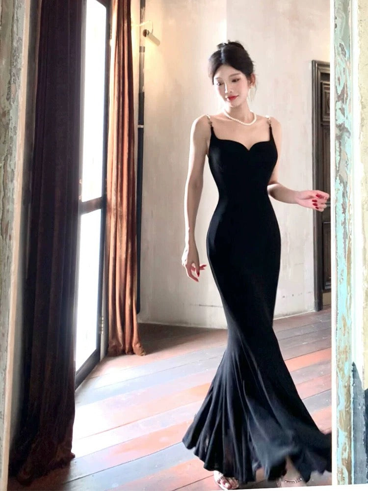 Pretty Sheath Spaghetti Straps Black Long Prom Dresses Evening Dress With Ruffles