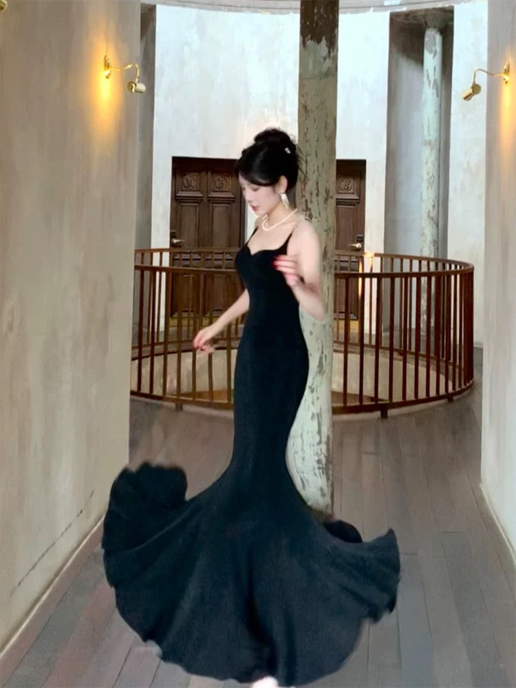 Pretty Sheath Spaghetti Straps Black Long Prom Dresses Evening Dress With Ruffles