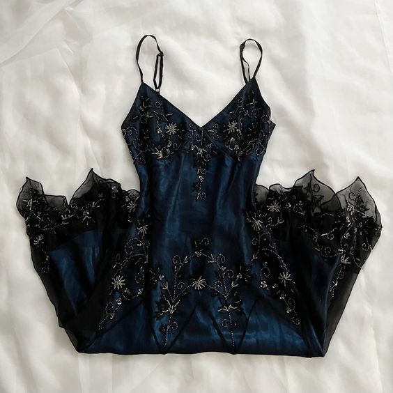 Classic A Line Spaghetti Straps Beads Black Chiffon Prom Dress With Ruffles
