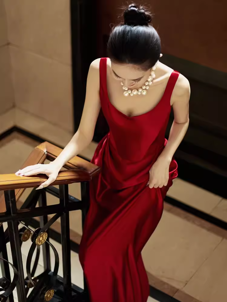 Sexy A Line Straps Red Satin Prom Dresses Long Birthday Outfits