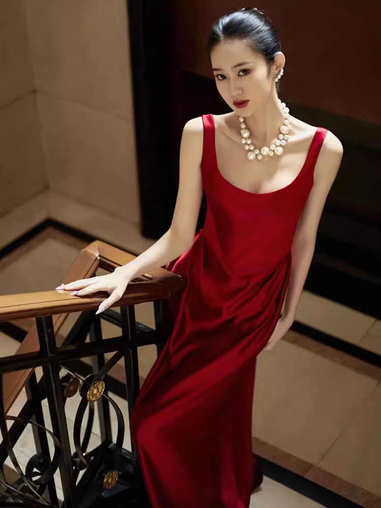 Sexy A Line Straps Red Satin Prom Dresses Long Birthday Outfits