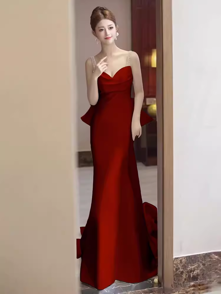 Sexy A Line Straps Red Satin Prom Dresses Long Birthday Outfits