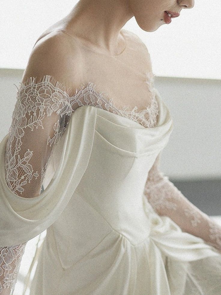 Romantic A line Scoop Neckline Lace Long Wedding Dresses