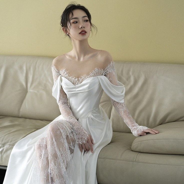 Romantic A line Scoop Neckline Lace Long Wedding Dresses