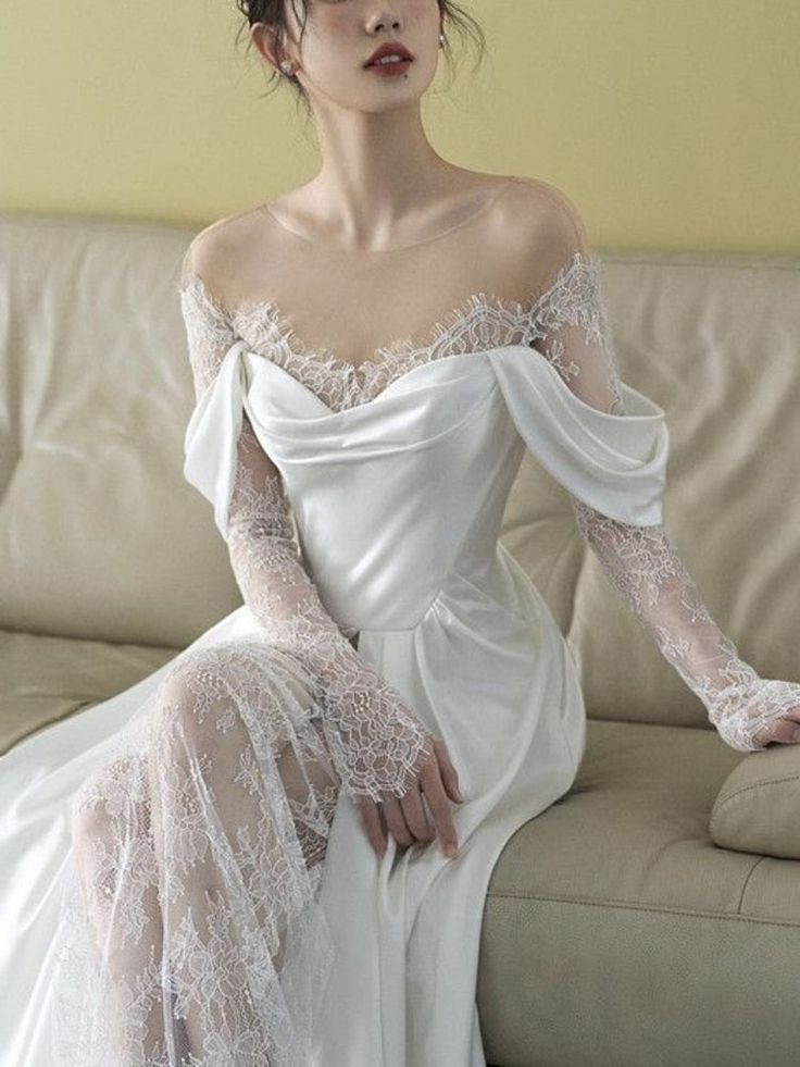 Romantic A line Scoop Neckline Lace Long Wedding Dresses