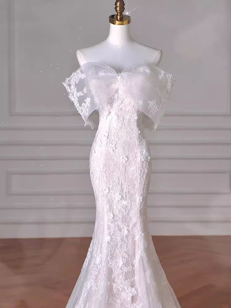 Vintage Mermaid Strapless Long White Lace Wedding Dresses