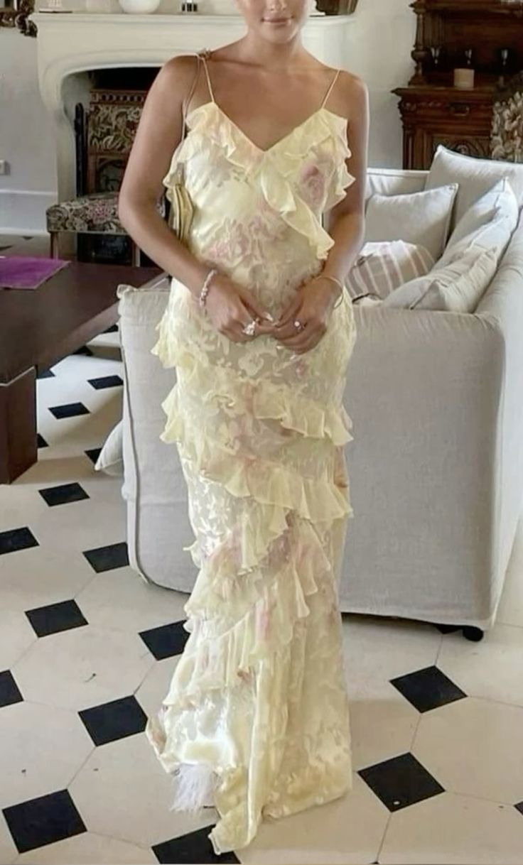 Elegant Sheath Spaghetti Straps Yellow Lace Long Prom Dresses Evening Gowns