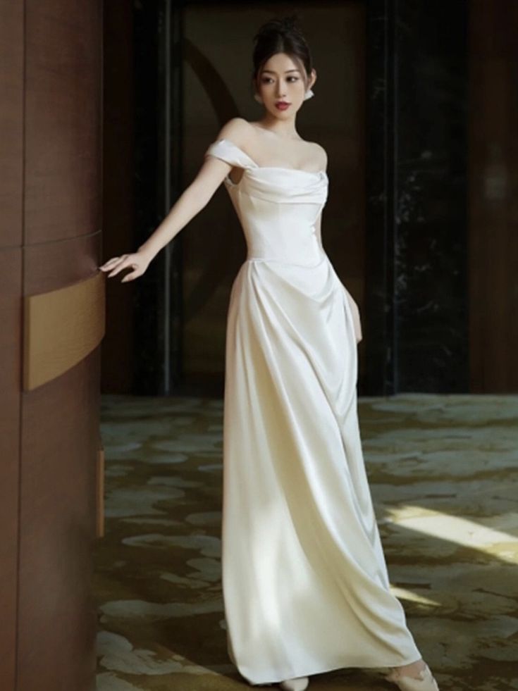 Vintage Mermaid Off Shoulder Wedding Dress White Wedding Dress