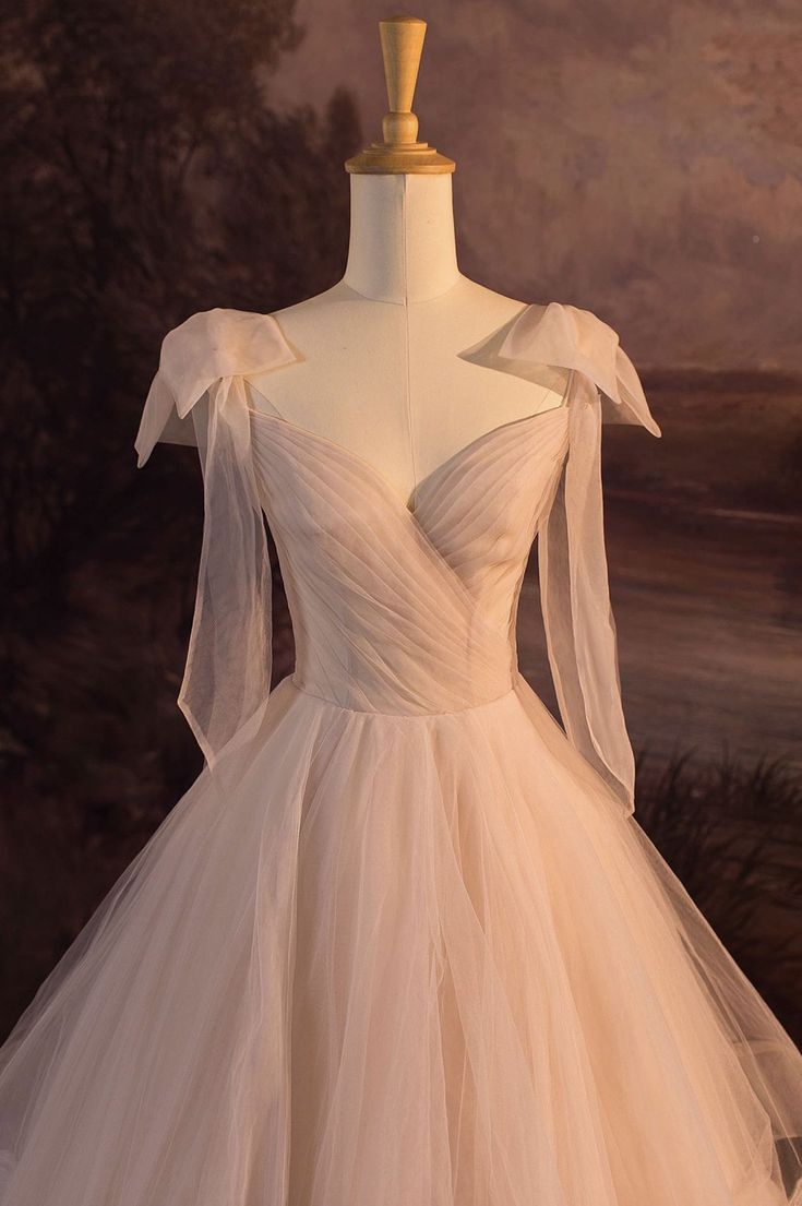 Elegant V-Neck Tulle Long Ball Gown Wedding Dress