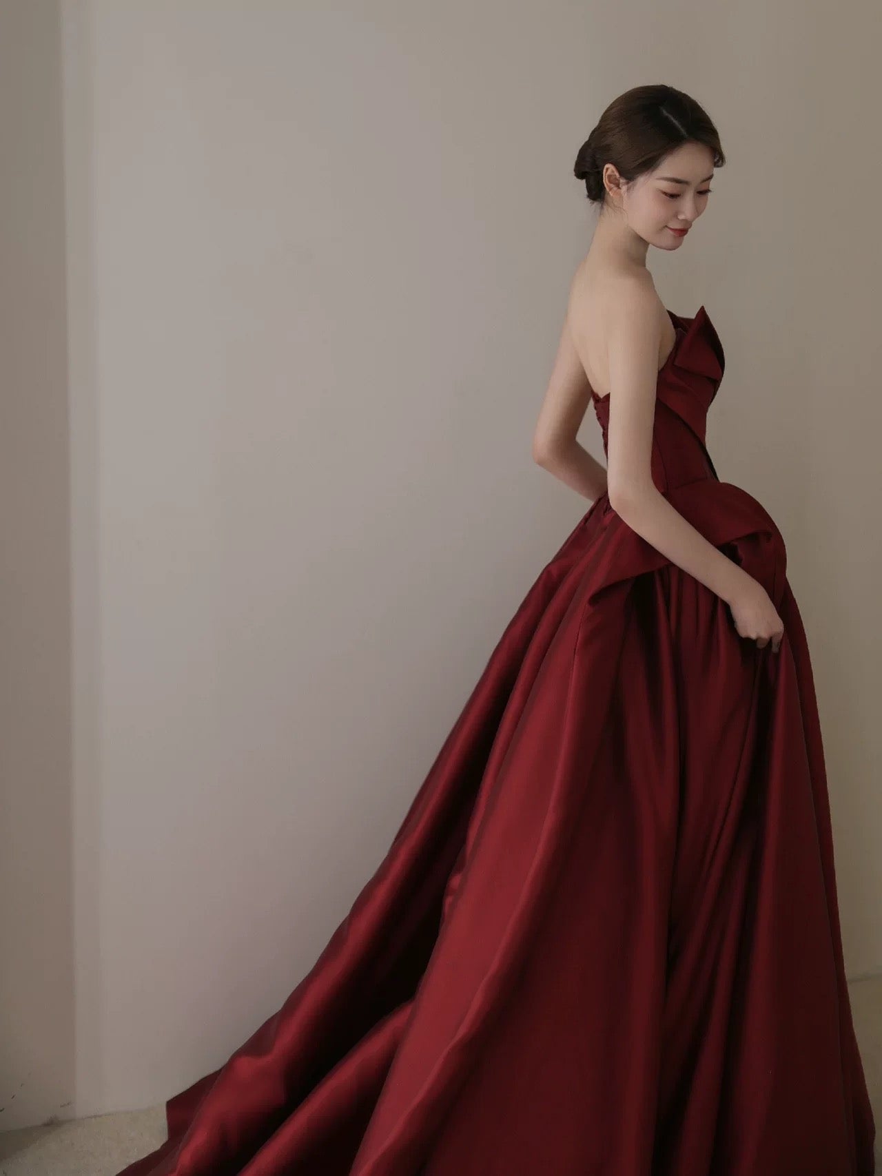Elegant Ball Gown Strapless Burgundy Satin Long Prom Dress Evening Dresses