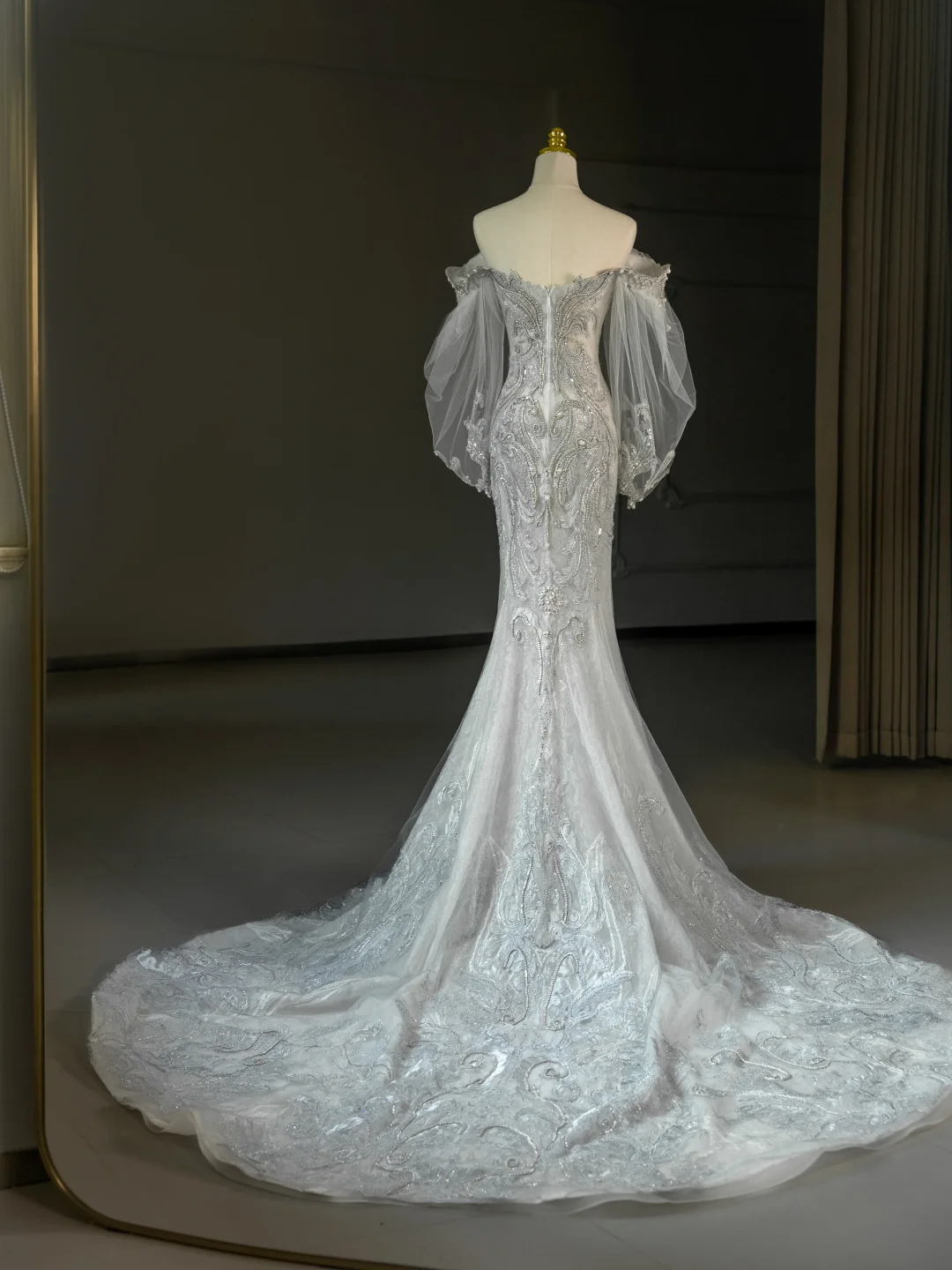Elegant Mermaid Off The Shoulder Tulle Lace Long Wedding Dresses
