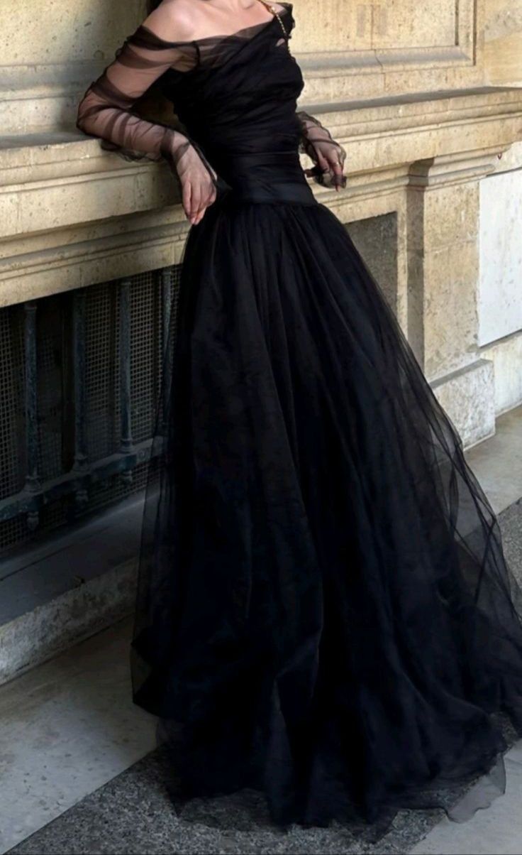 Elegant Ball Gown Off The Shoulder Black Tulle Long Prom Dress Evening Dresses With Ruffles