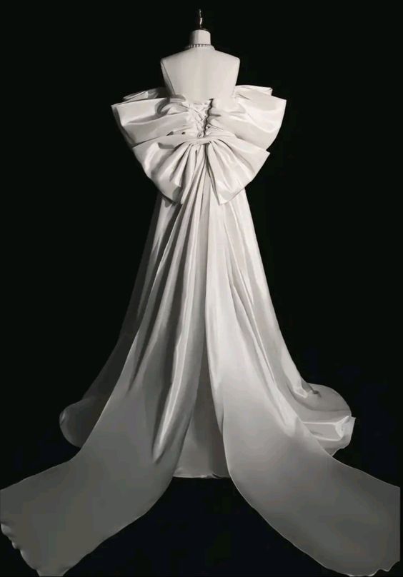 Elegant Ball Gown Strapless Satin Long White Wedding Dresses With Bow