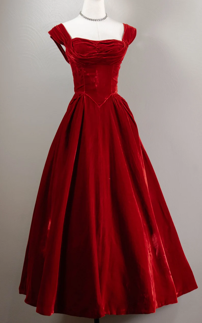 Vintage Ball Gown Sweetheart Red Velvet Prom Dresses Birthday Outfits