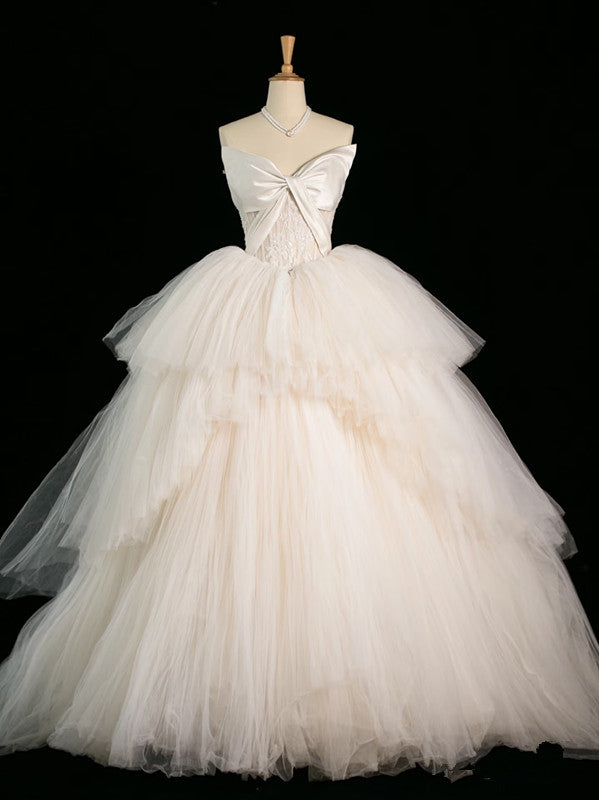 Chic Ball Gown Strapless Sleeveless White Tulle Wedding Dresses With Ruffles