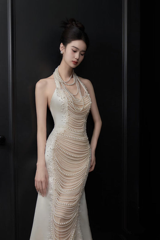 Chic Mermaid Halter Sleeveless White Satin Wedding Dresses With Pearls