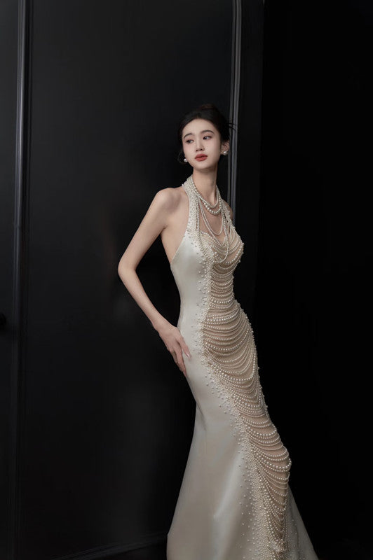 Chic Mermaid Halter Sleeveless White Satin Wedding Dresses With Pearls