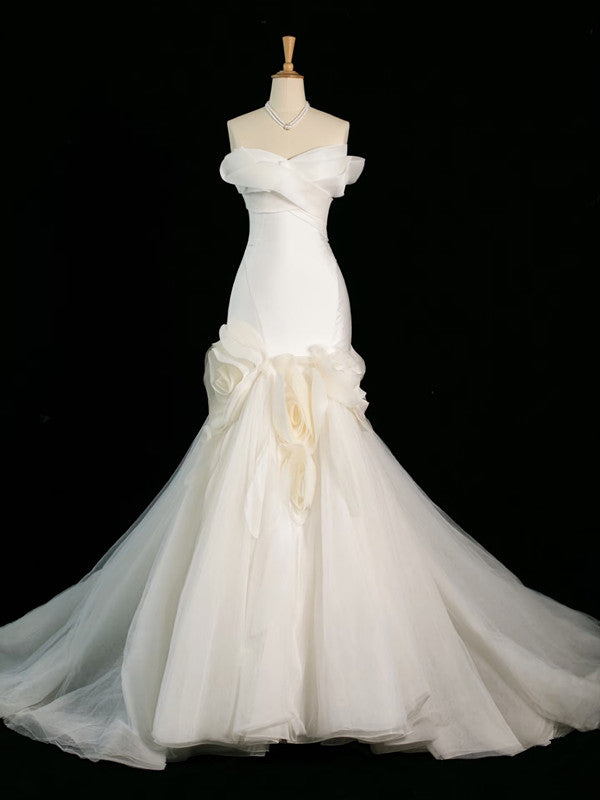Chic Mermaid Strapless Sleeveless White Satin Wedding Dresses With Ruffles
