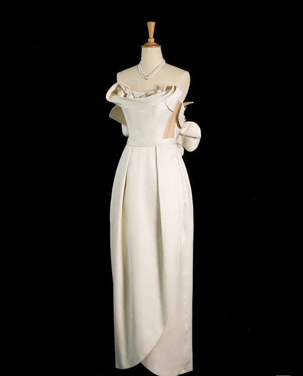 Chic Sheath Strapless Sleeveless Ivory Satin Wedding Dresses With Flowers