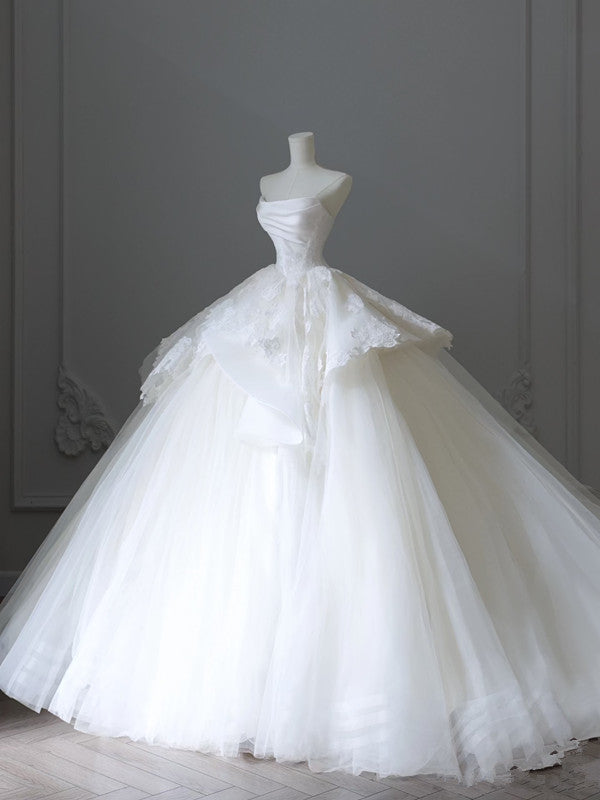 Chic Ball Gown Strapless White Sleeveless Lace Satin Wedding Dresses With Ruffles