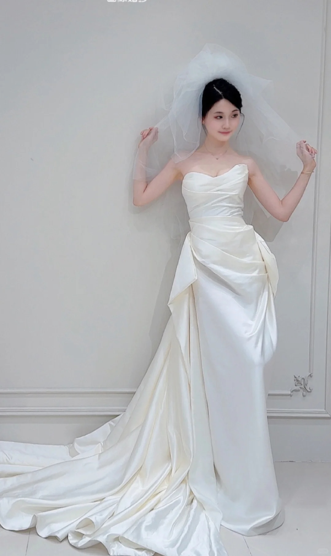 Chic A Line Strapless White Satin Pleated With Veil Long Wedding Dresses
