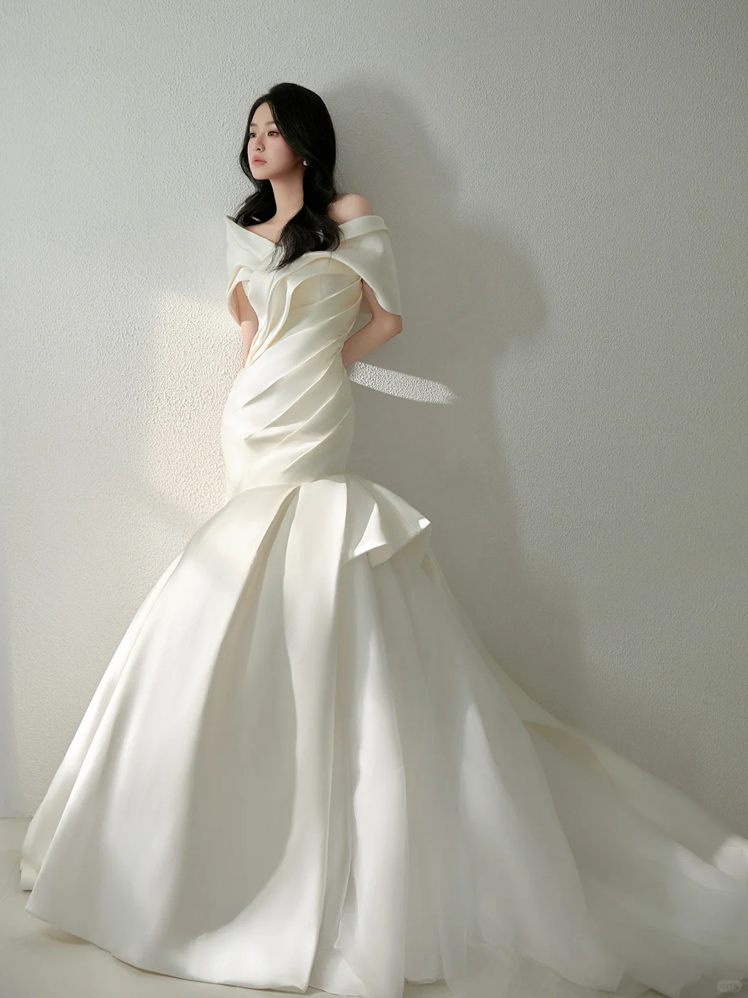 Vintage Mermaid Off The Shoulder Satin Pleated Long Wedding Dresses