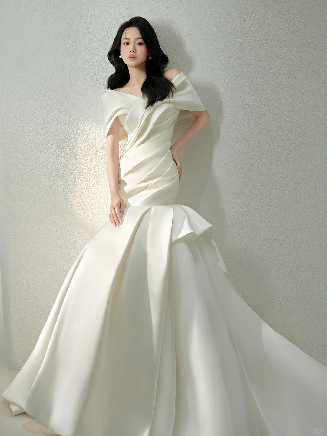 Vintage Mermaid Off The Shoulder Satin Pleated Long Wedding Dresses