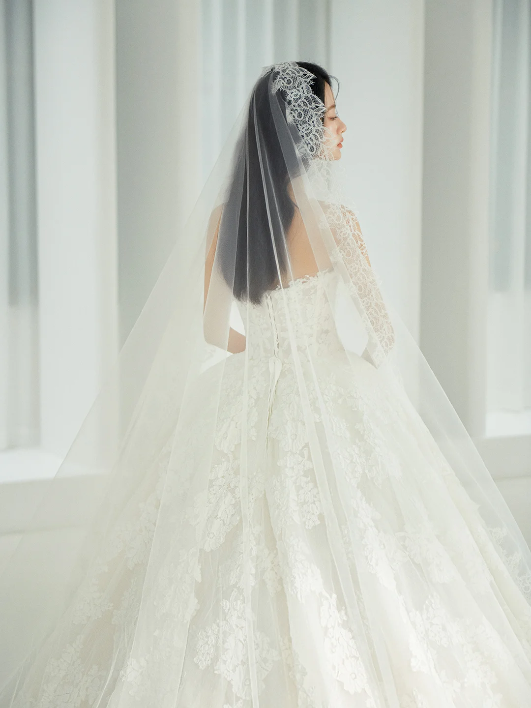 Classy Elegant A Line Strapless White Tulle Lace With Veil Long Wedding Dresses