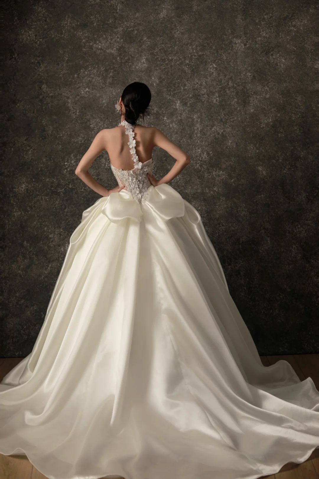Unique Ball Gown Halter Ivory Satin Applique Long Wedding Dresses