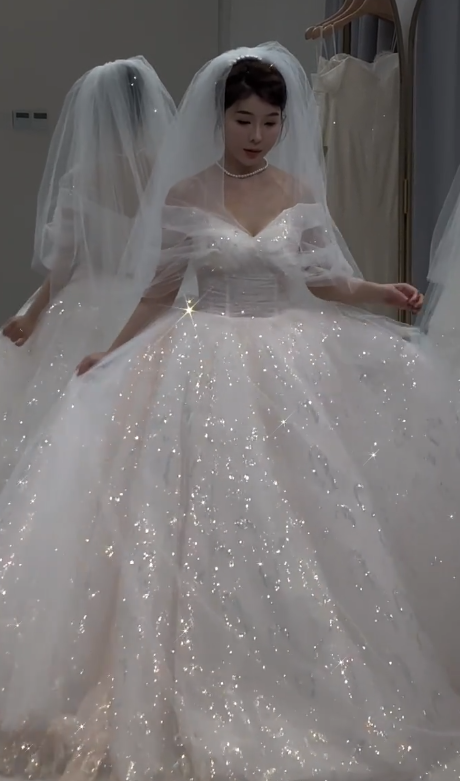 Gorgeous Ball Gown Off The Shoulder White Tulle Sequin With Veil Long Wedding Dresses