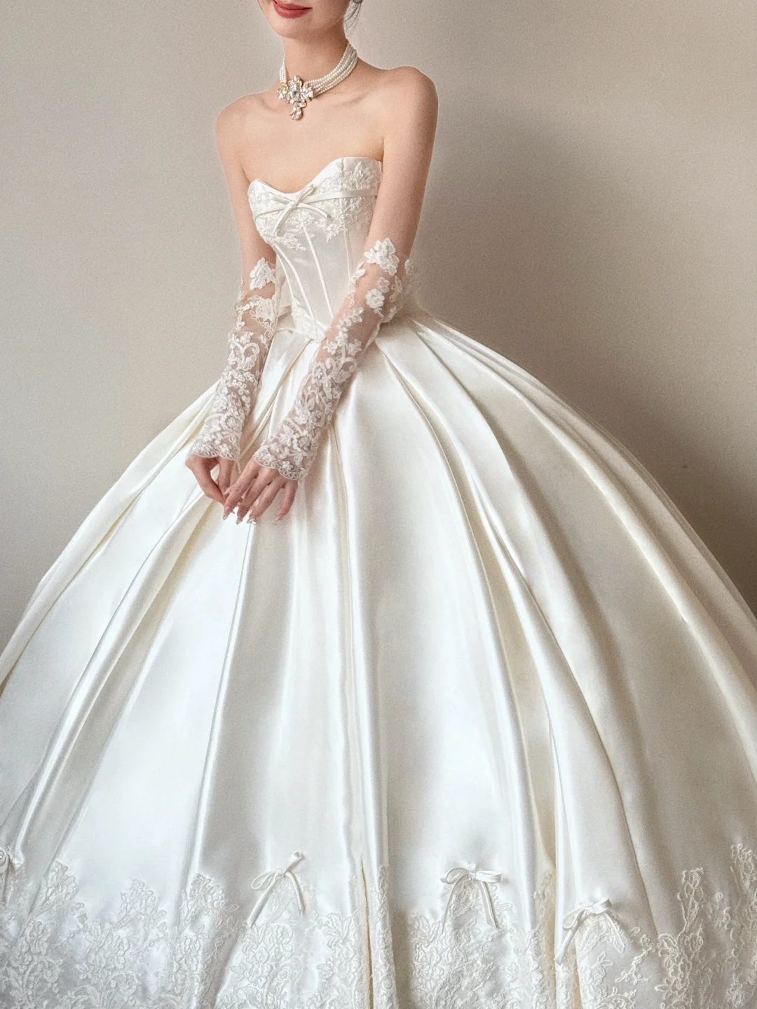 Vintage Ball Gown Strapless Satin Lace Applique Long Wedding Dresses
