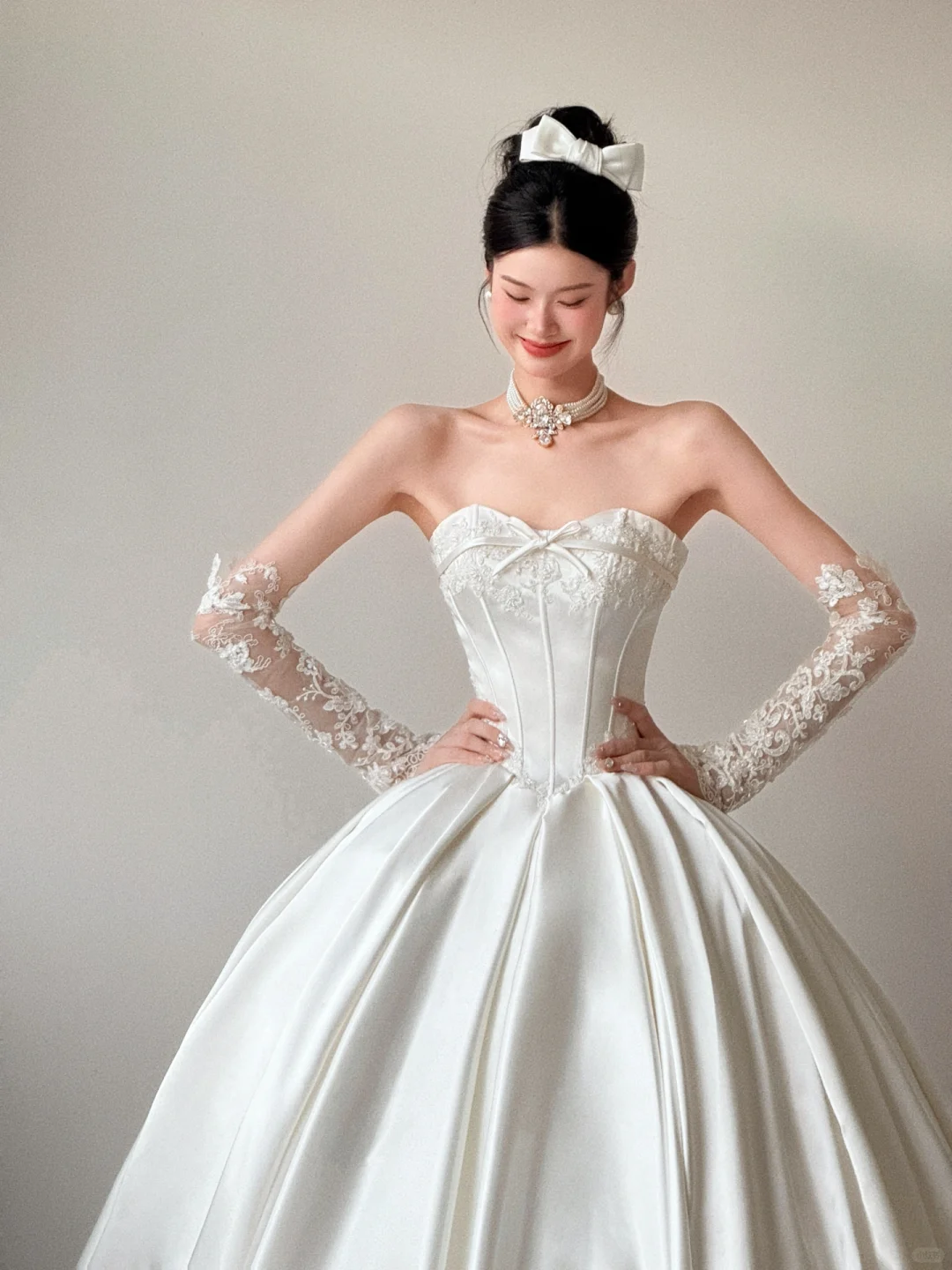 Vintage Ball Gown Strapless Satin Lace Applique Long Wedding Dresses