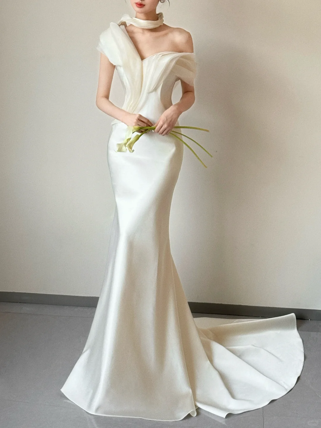 Summer Simple Mermaid Off the Shoulder Satin With Veil Long Wedding Dresses