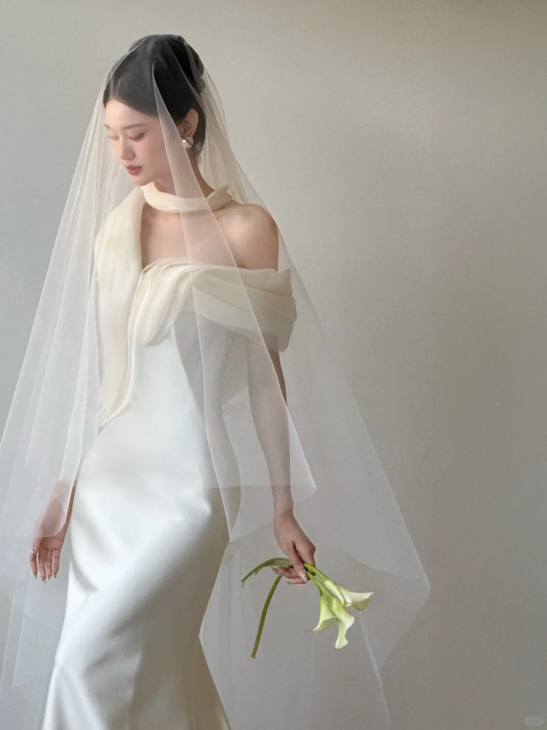 Summer Simple Mermaid Off the Shoulder Satin With Veil Long Wedding Dresses