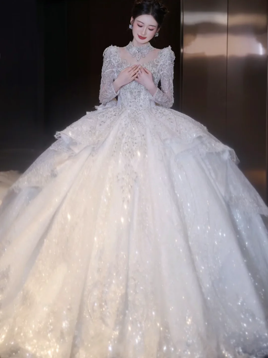 Gorgeous Ball Gown Tulle Beaded Long Sleeves Long Wedding Dresses