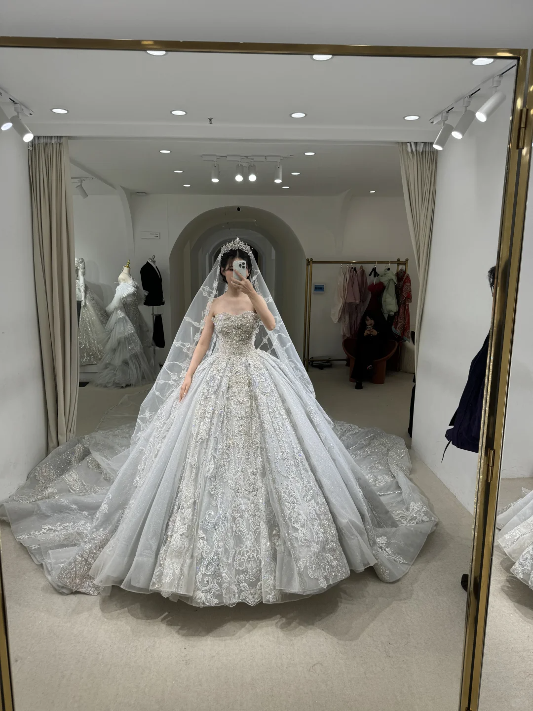 Gorgeous Ball Gown Strapless Satin Tulle Sequin Beaded With Veil Long Wedding Dresses