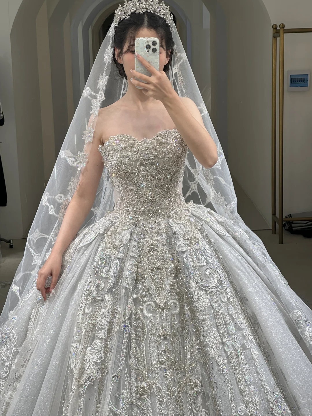 Gorgeous Ball Gown Strapless Satin Tulle Sequin Beaded With Veil Long Wedding Dresses