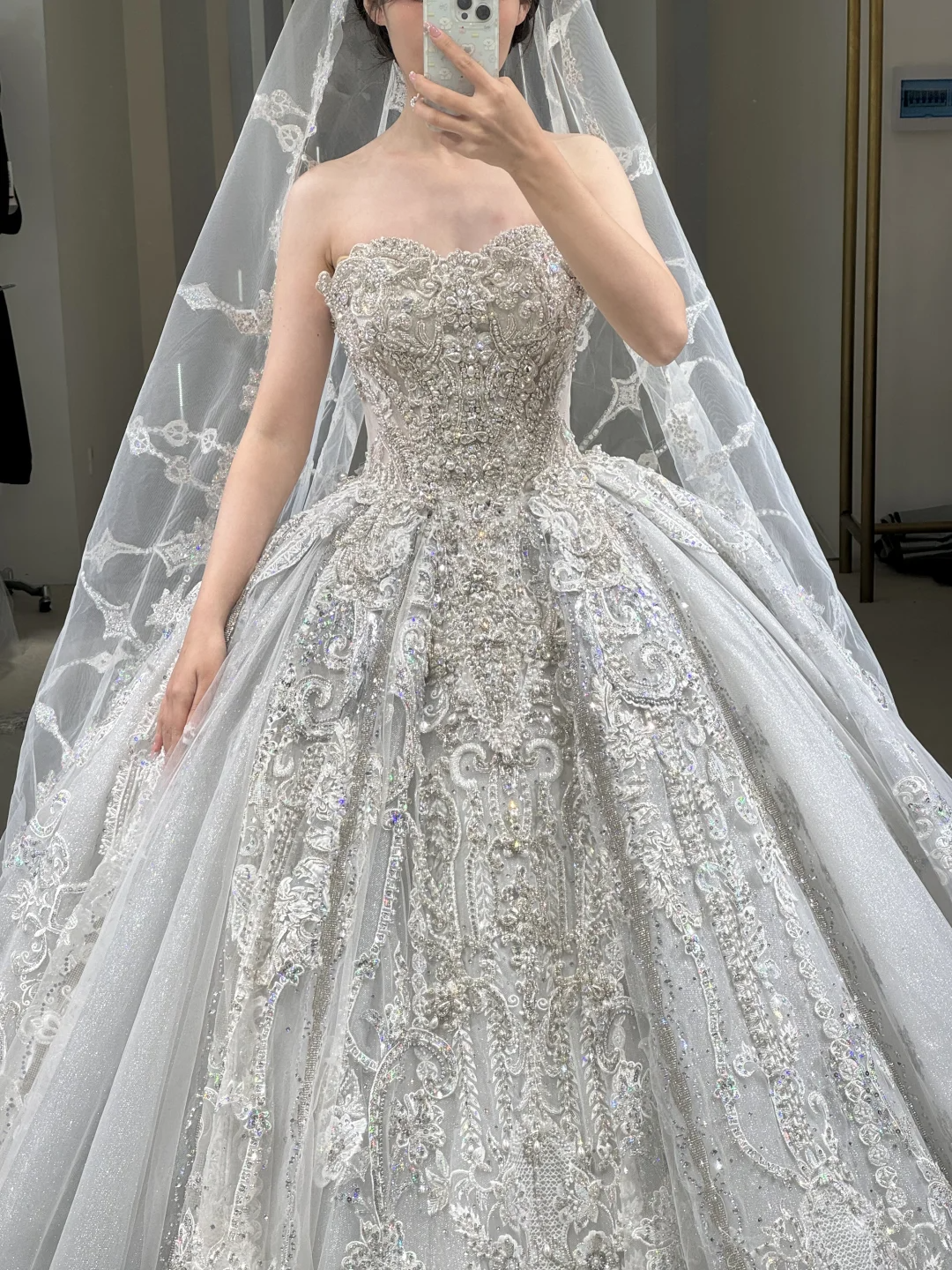 Gorgeous Ball Gown Strapless Satin Tulle Sequin Beaded With Veil Long Wedding Dresses