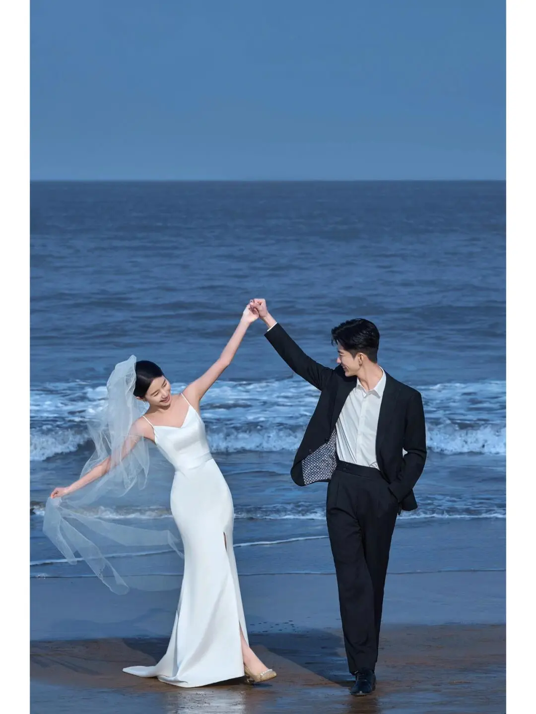 Elegant Simple Mermaid Spaghetti Straps White Satin Slit With Veil Long Wedding Dresses