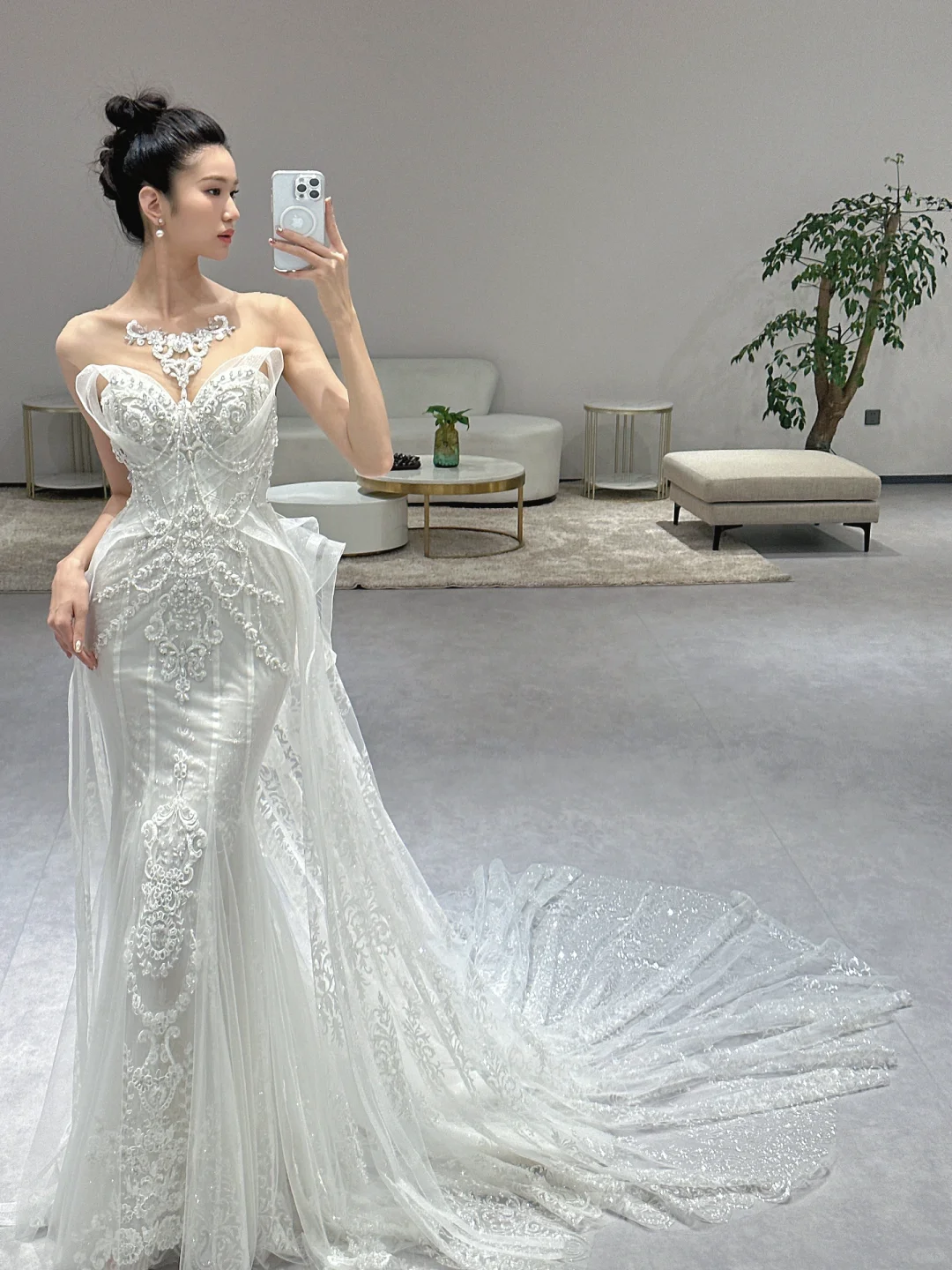 Dreamy Mermaid Strapless Tulle Sequin Applique Long Wedding Dresses