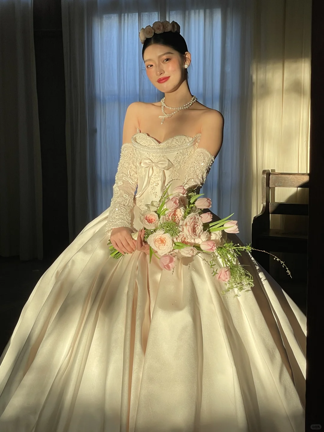 Vintage Ball Gown Strapless Satin Beaded With Sleeves Long Wedding Dresses